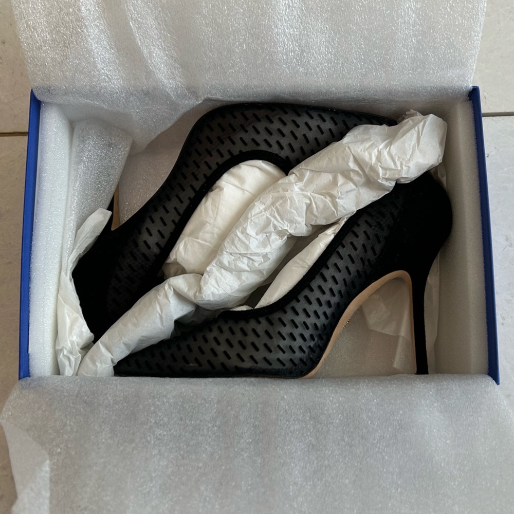 Stuart Weitzman Women's Tasha Mesh Pumps size 9